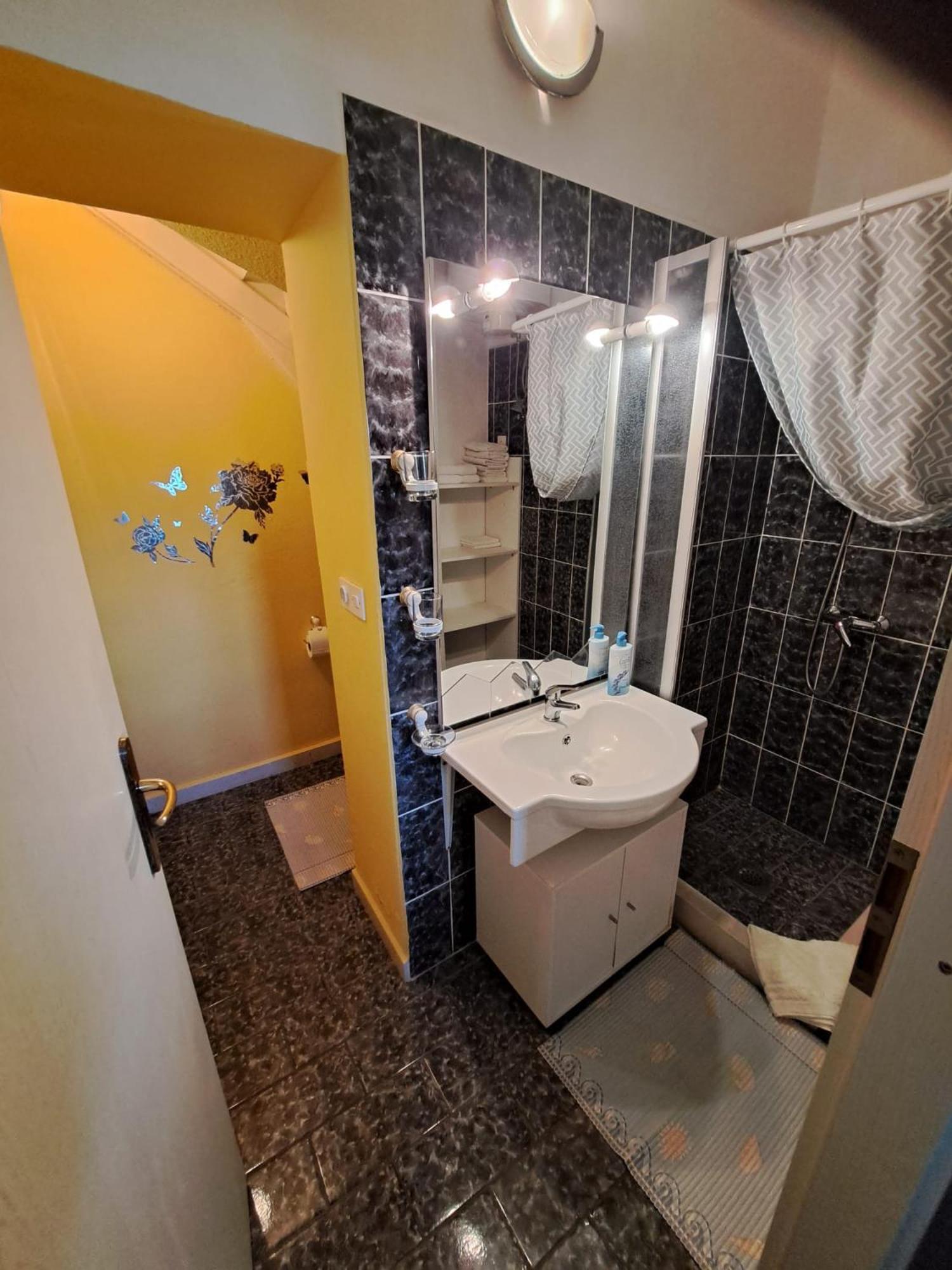 Apartmani Dusica Lumbarda Eksteriør billede