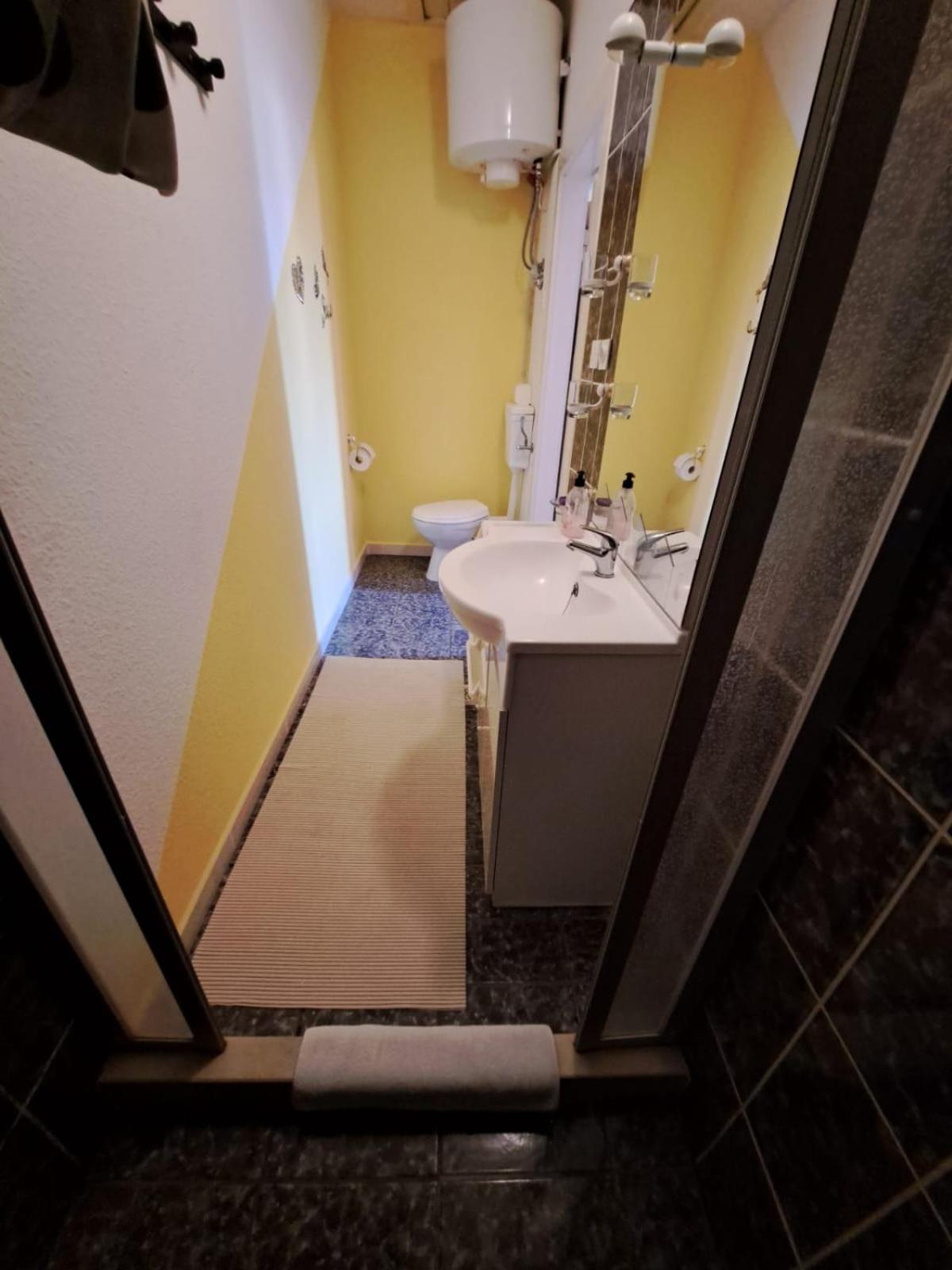Apartmani Dusica Lumbarda Eksteriør billede