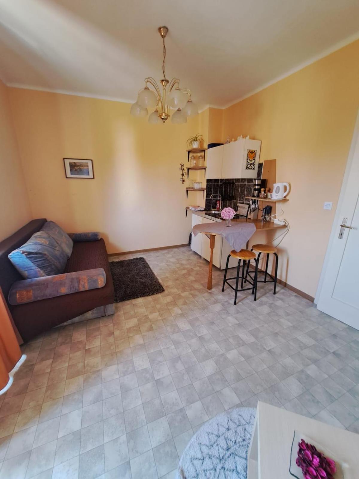 Apartmani Dusica Lumbarda Eksteriør billede
